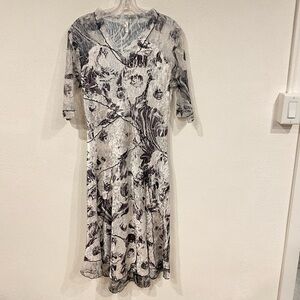 Lindi Dress Women's Size Large Abstract Crinkle Midi Wearable Art